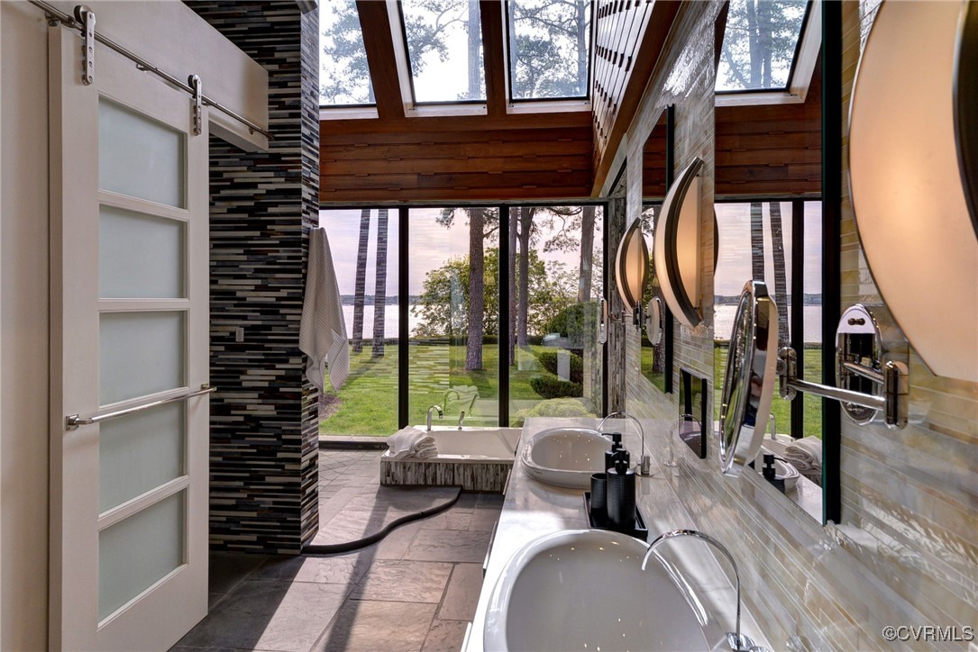 1744 Tyndall Point Ln