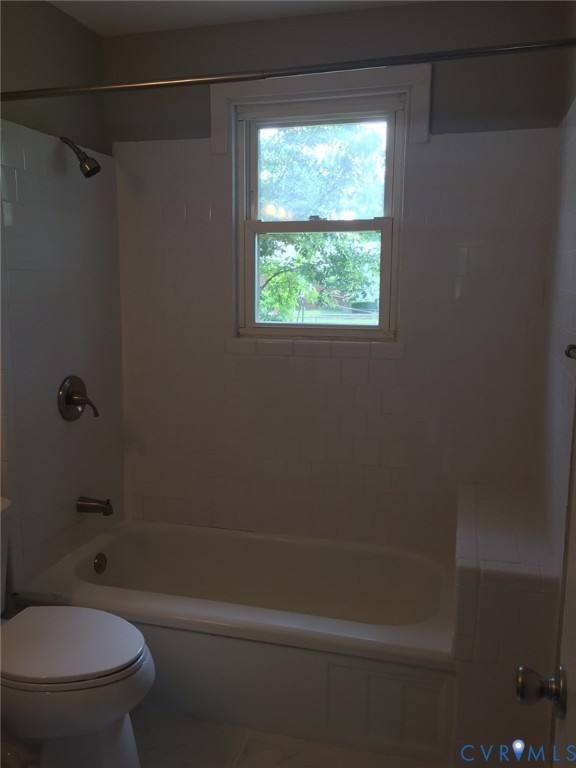 1910 Bloom Ln