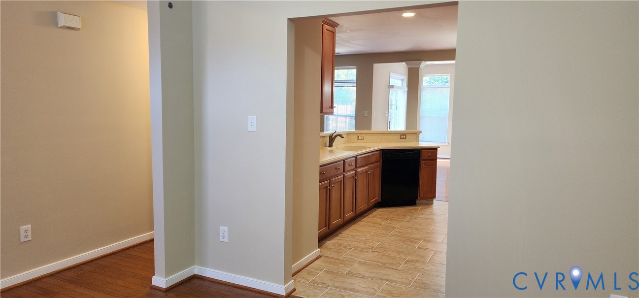 10505 Barbara Ln