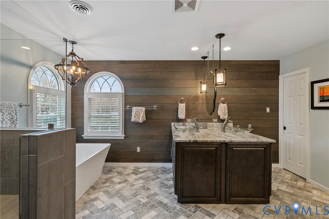 9356 Charter Crossing Dr