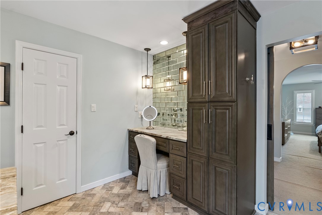 9356 Charter Crossing Dr