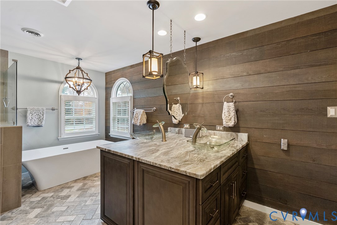 9356 Charter Crossing Dr