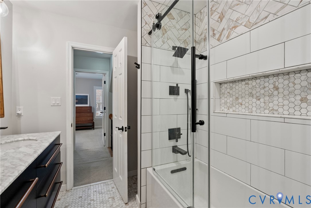 9356 Charter Crossing Dr