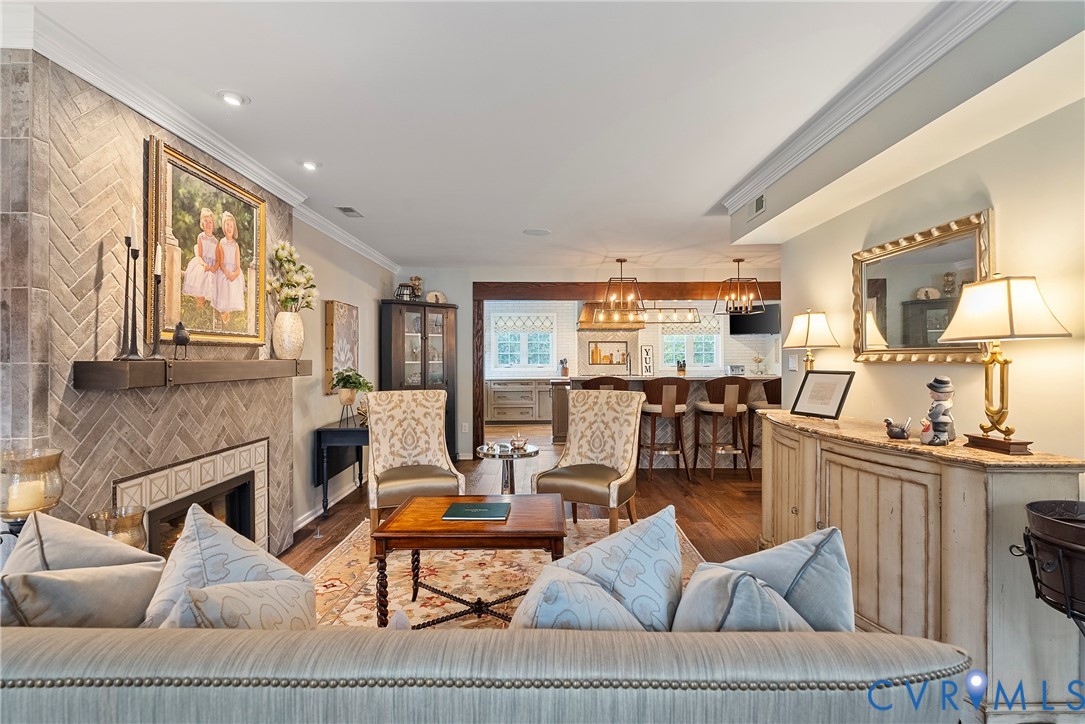 9356 Charter Crossing Dr