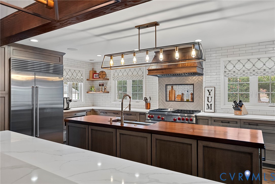 9356 Charter Crossing Dr