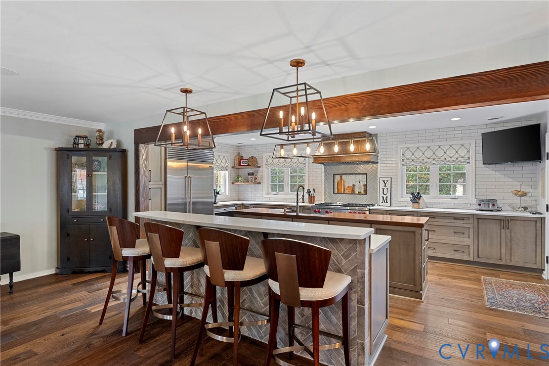 9356 Charter Crossing Dr