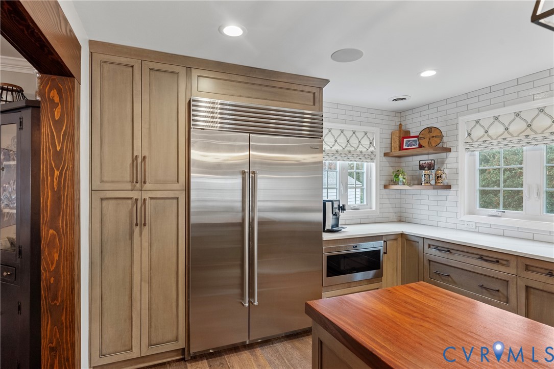 9356 Charter Crossing Dr