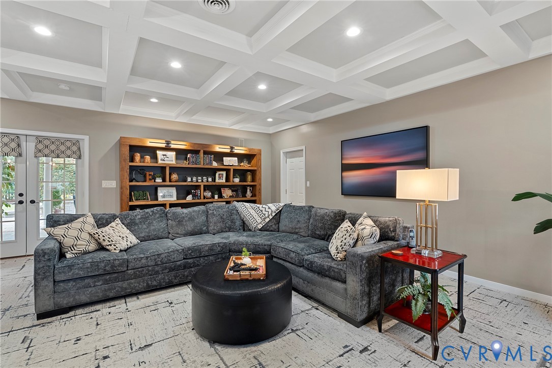 9356 Charter Crossing Dr