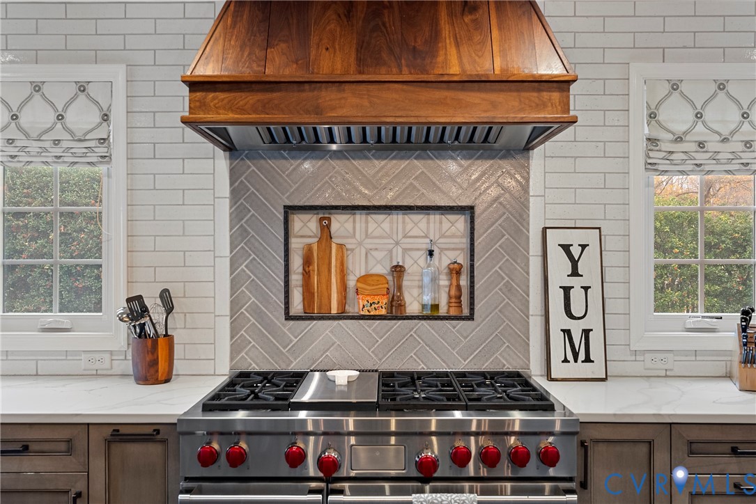 9356 Charter Crossing Dr