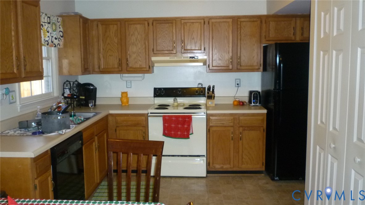 5633 Lake Sharon Dr