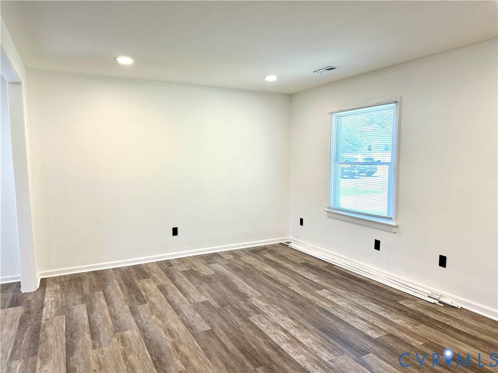 1005 Glenburnie Rd