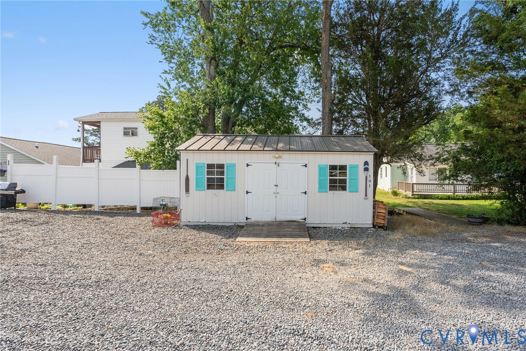 191 Point Breeze Ln