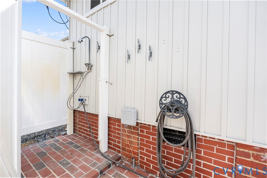 191 Point Breeze Ln