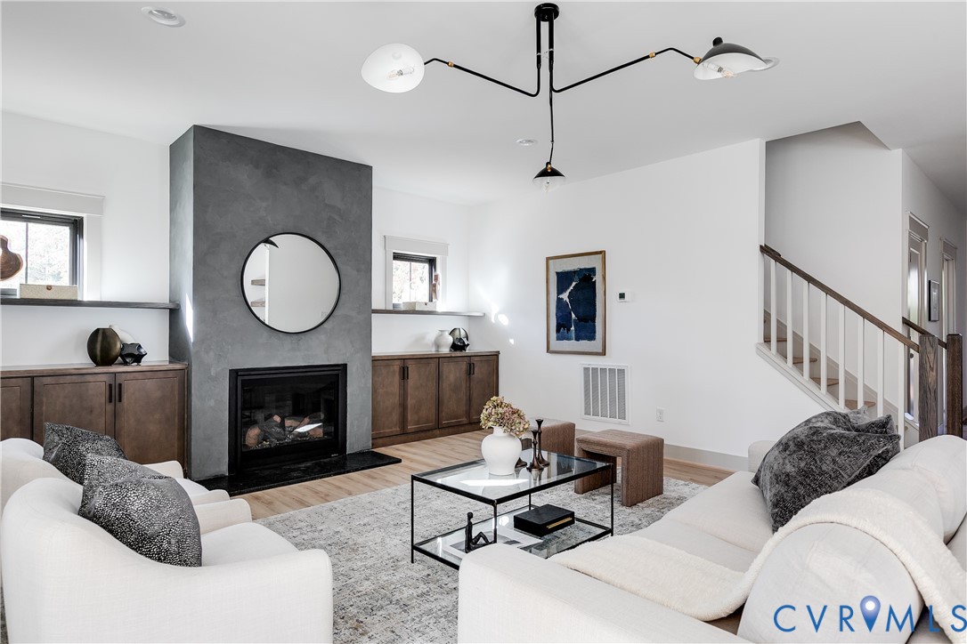 339 Pond View Ln