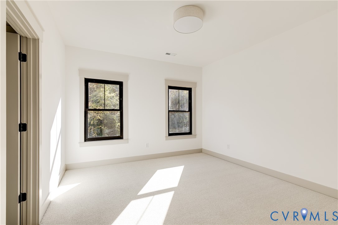 339 Pond View Ln
