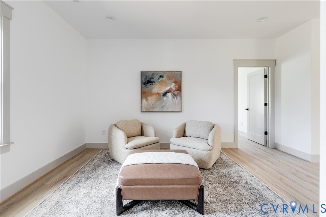 339 Pond View Ln