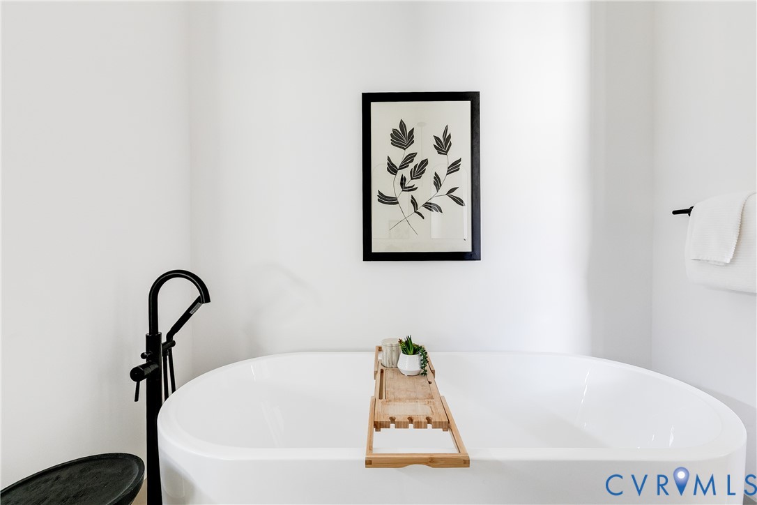 339 Pond View Ln