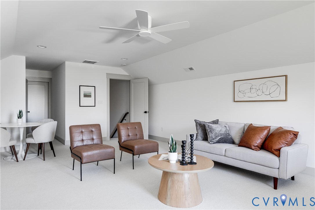 339 Pond View Ln