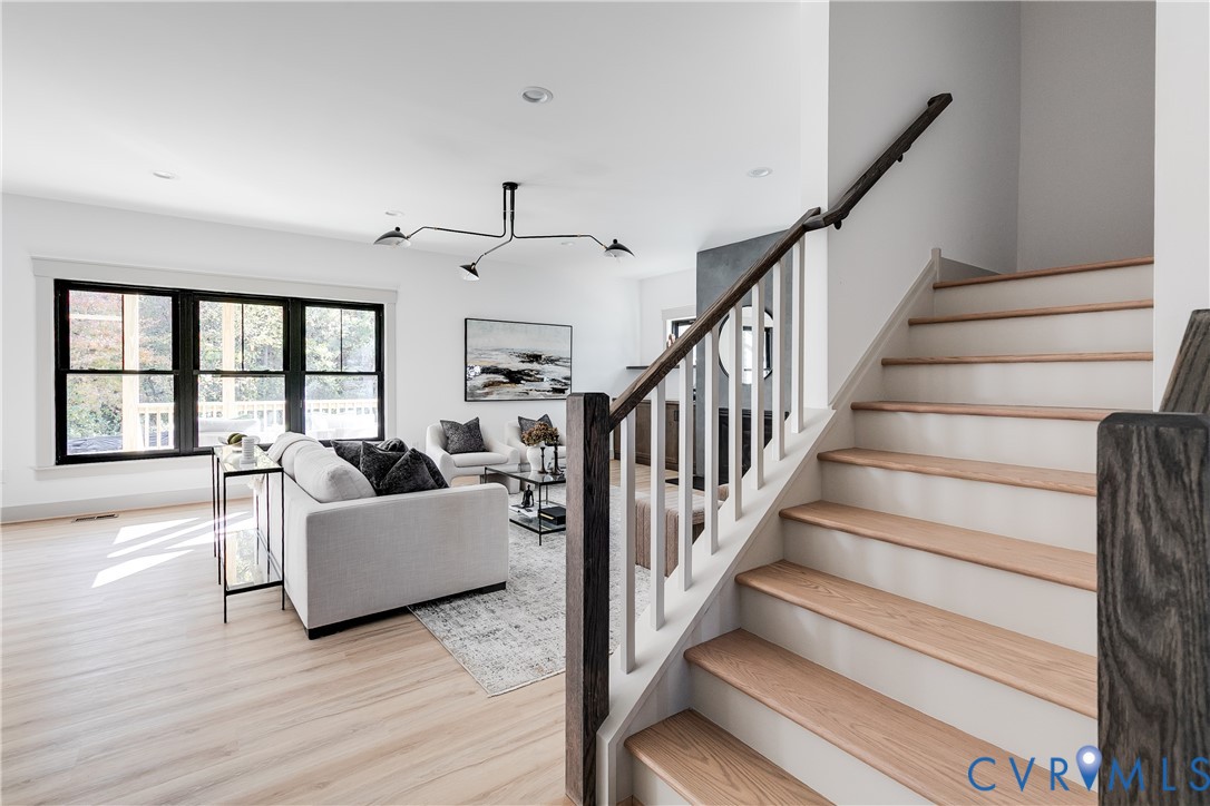 339 Pond View Ln