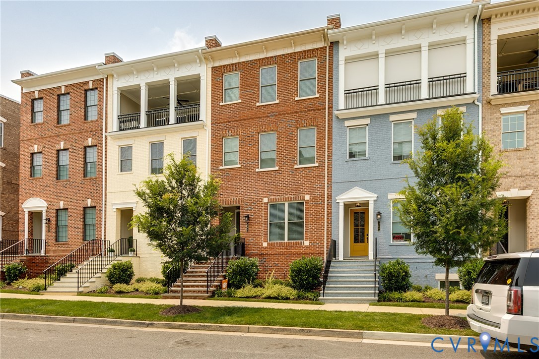 347 Becklow Ave