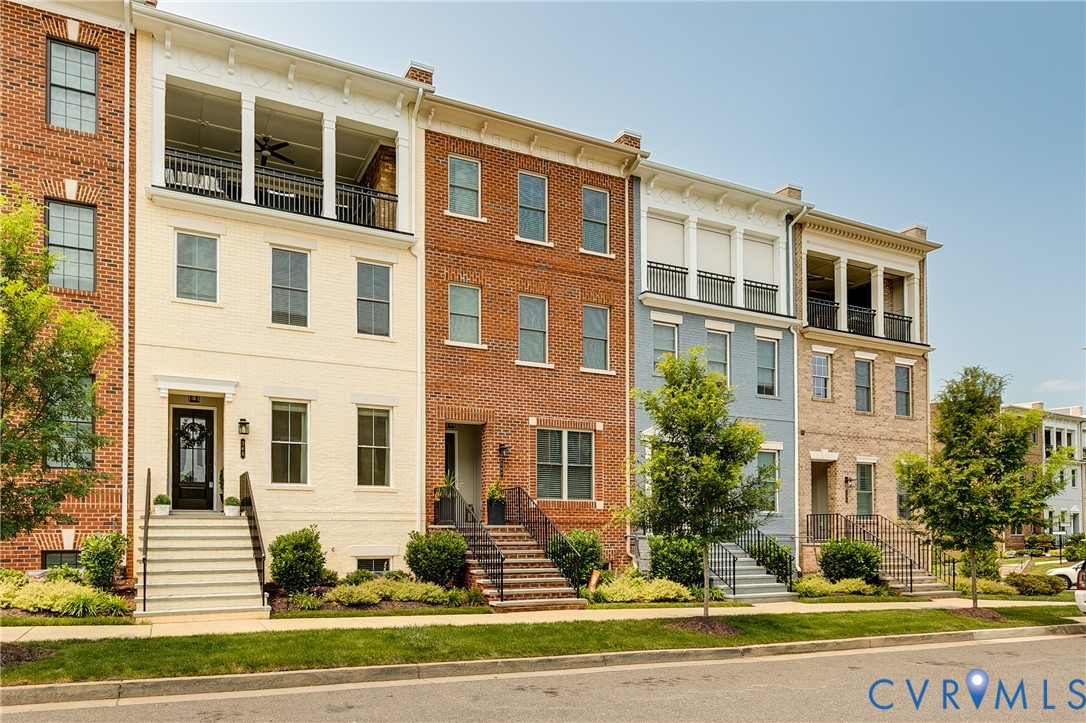 347 Becklow Ave