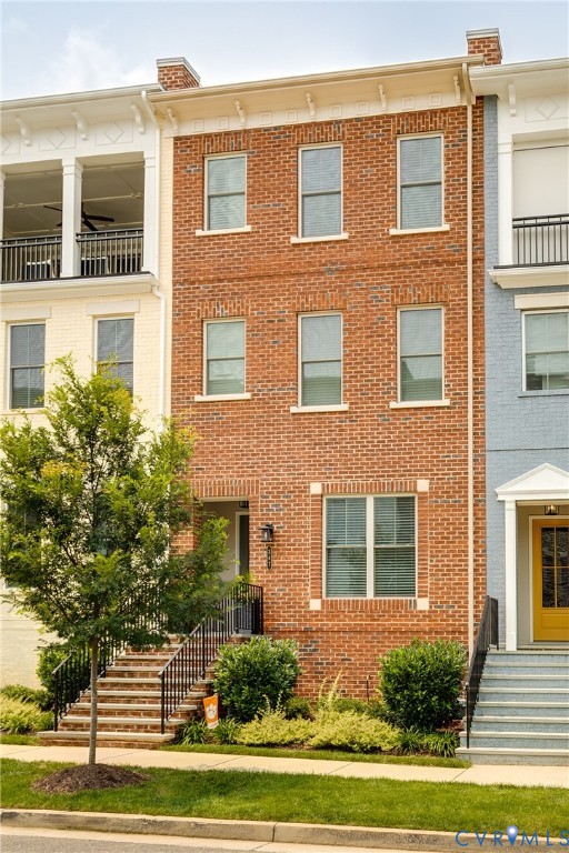 347 Becklow Ave