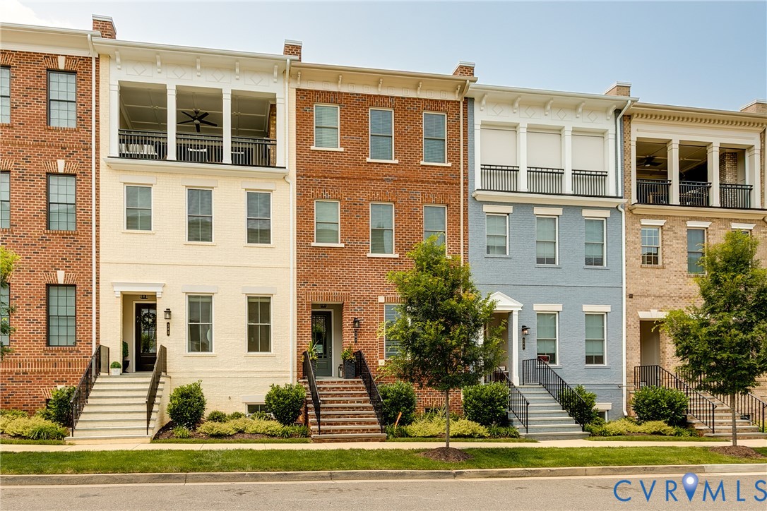 347 Becklow Ave