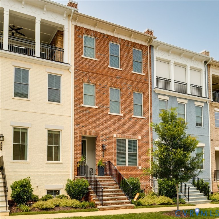 347 Becklow Ave