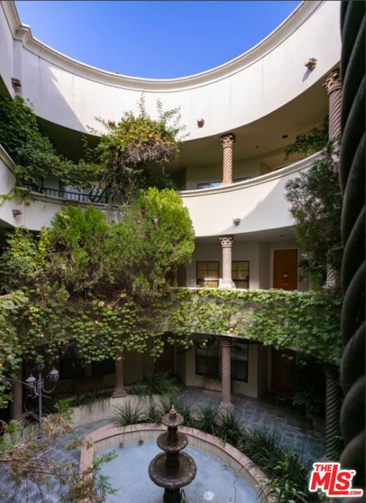 12603 Moorpark St Unit: 207