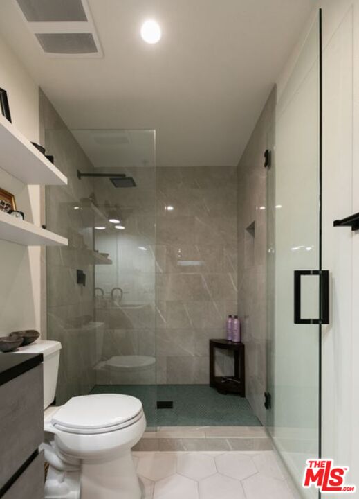 12603 Moorpark St Unit: 207