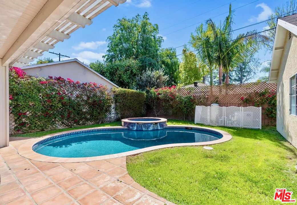 14024 Peach Grove St