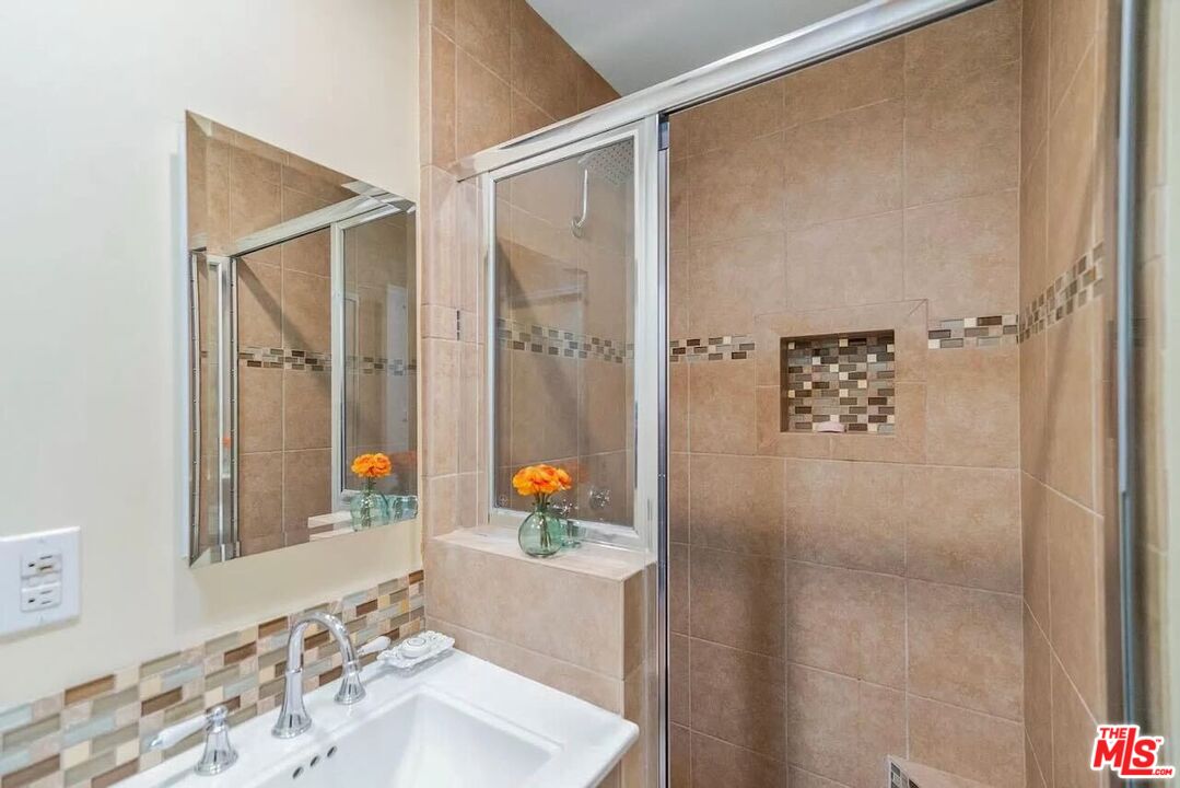 14024 Peach Grove St