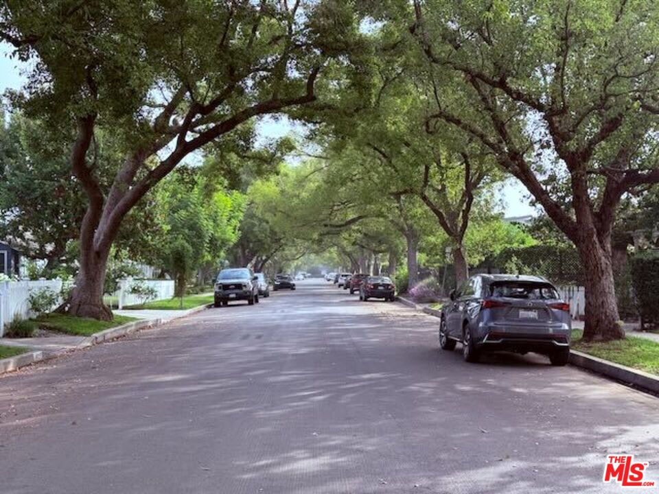 14024 Peach Grove St