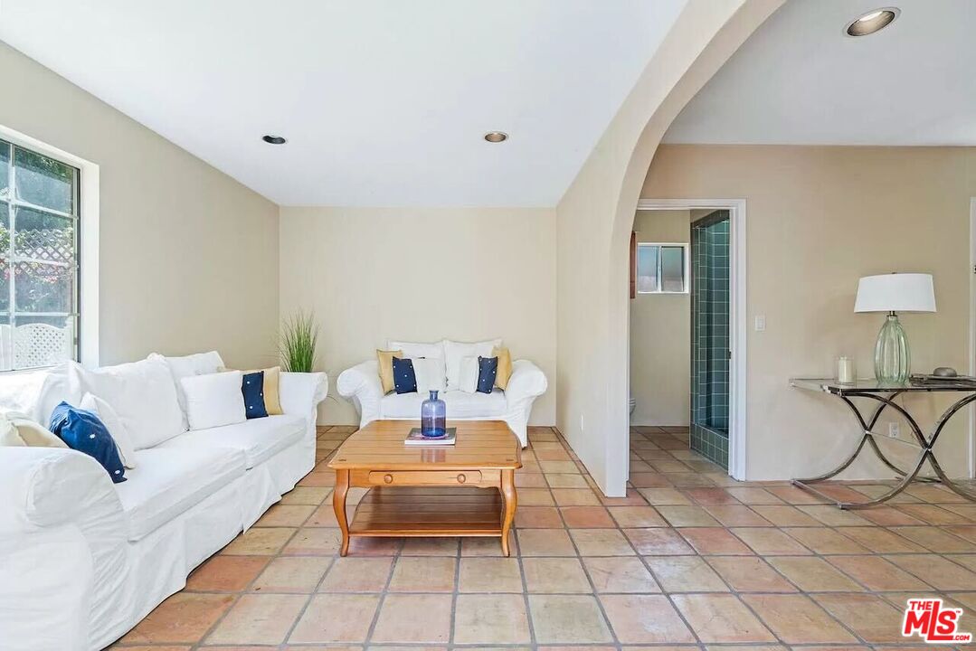 14024 Peach Grove St