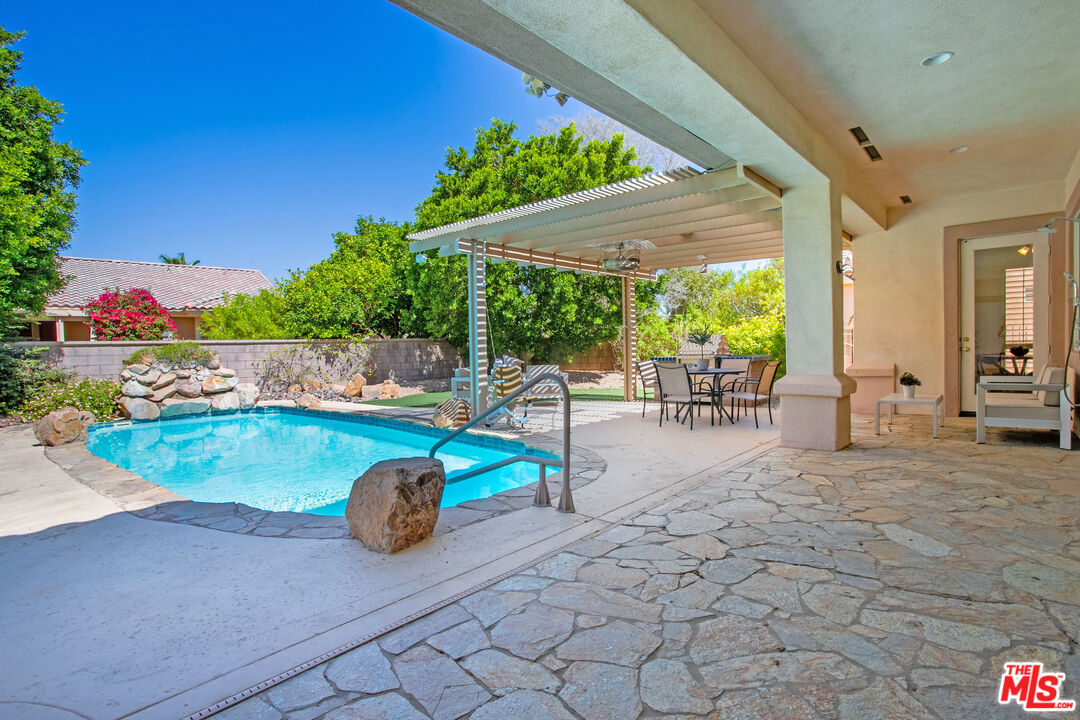 39314 Blossom Cir