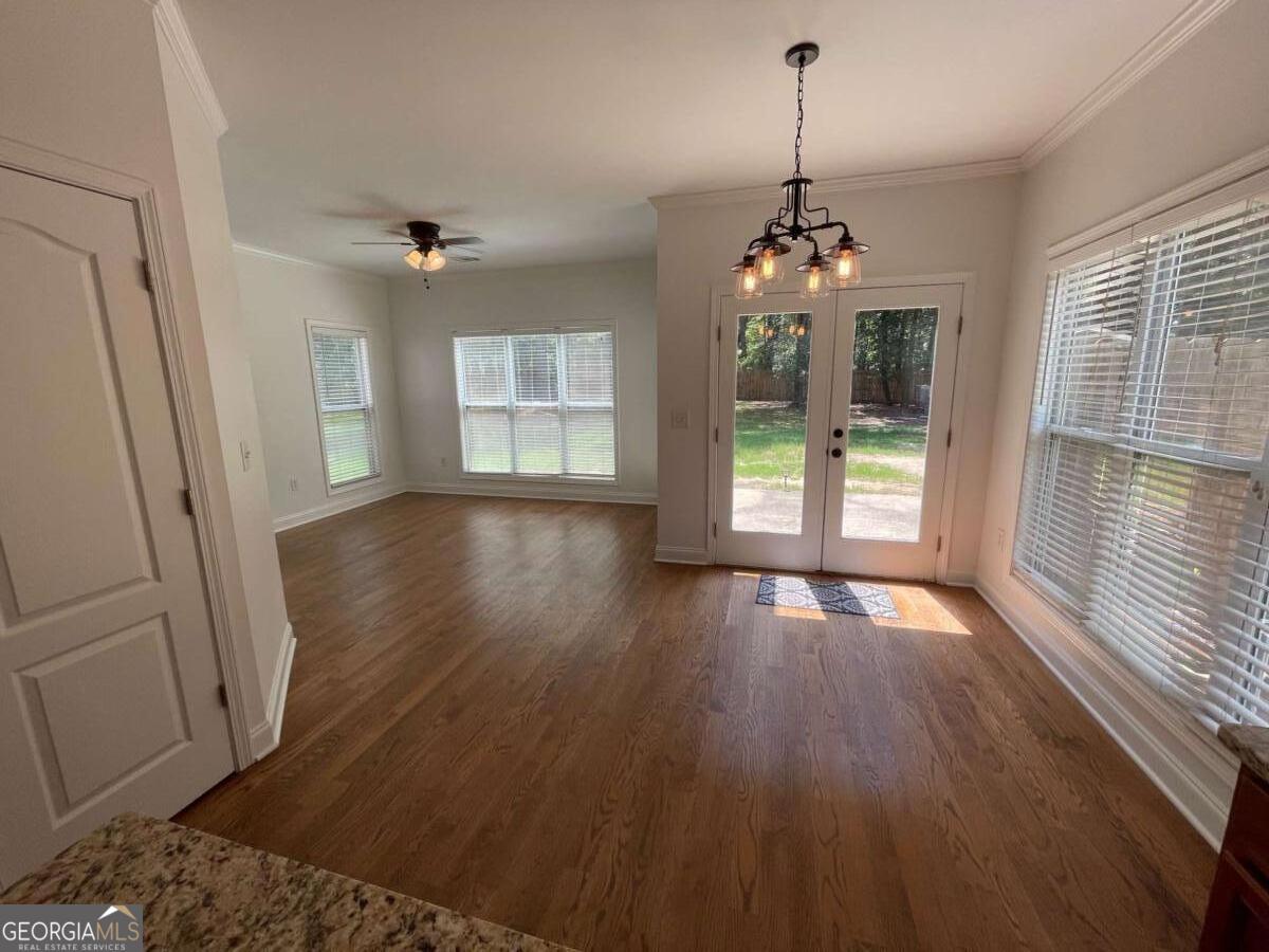 733 Larry Lane