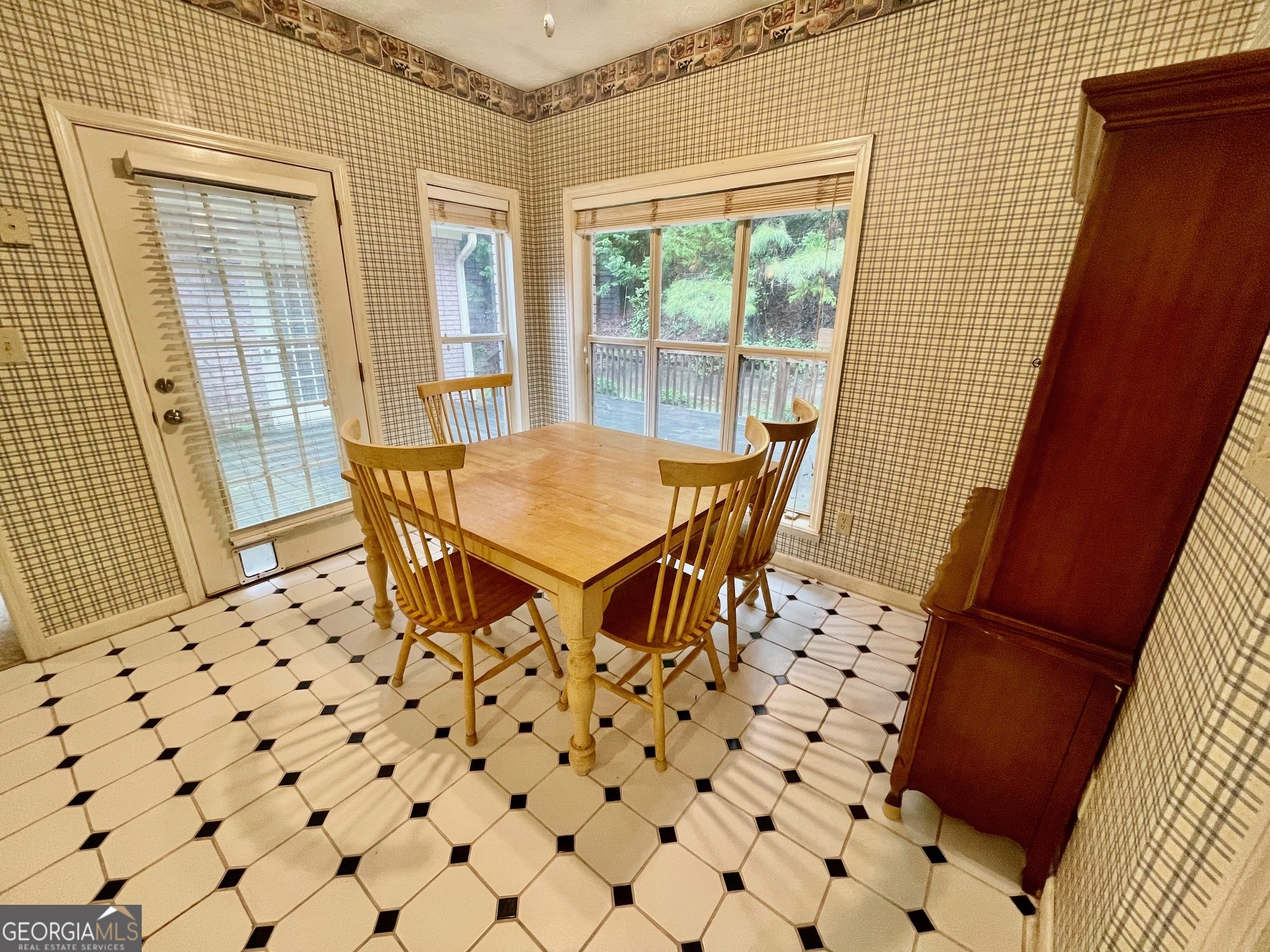 100 Goldfinch Circle