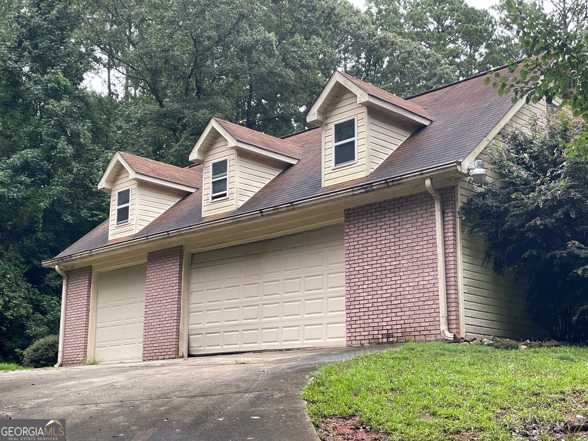 100 Goldfinch Circle