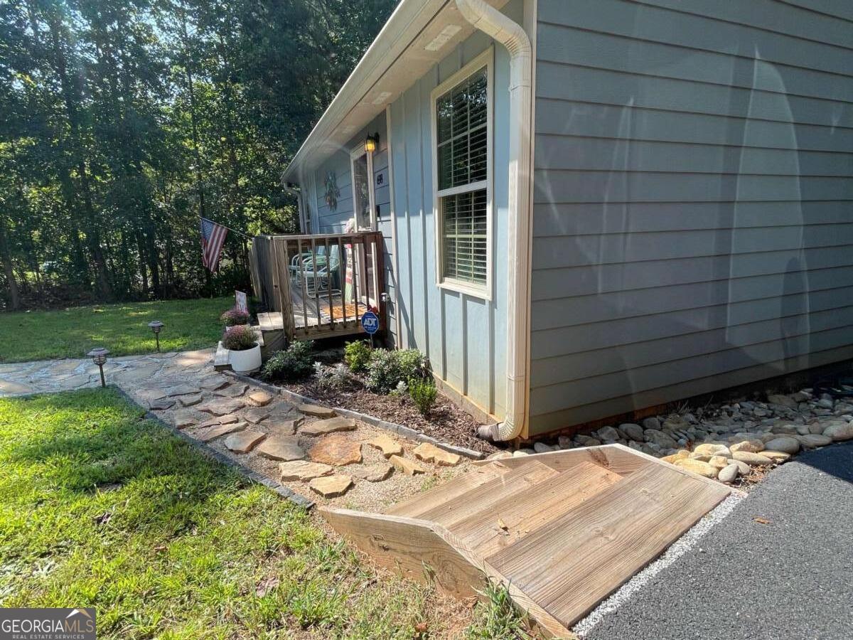 698 Ivy Creek Drive
