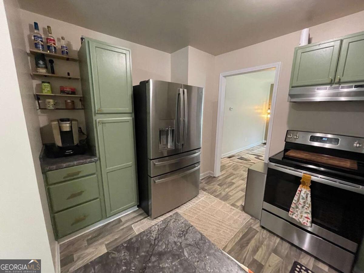 698 Ivy Creek Drive
