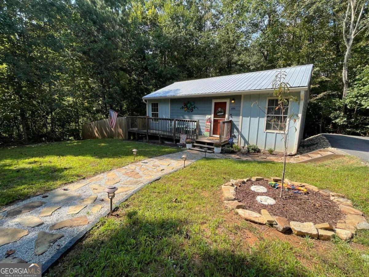 698 Ivy Creek Drive