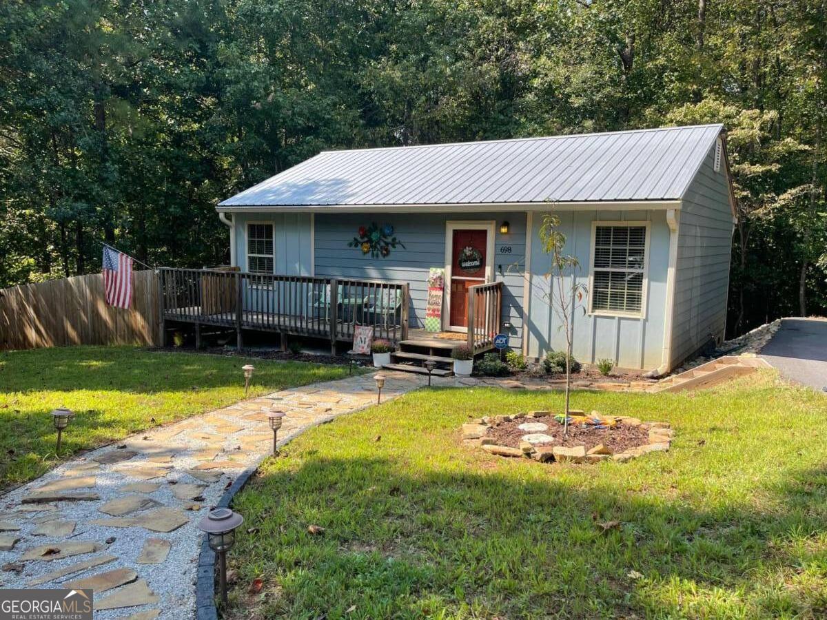 698 Ivy Creek Drive