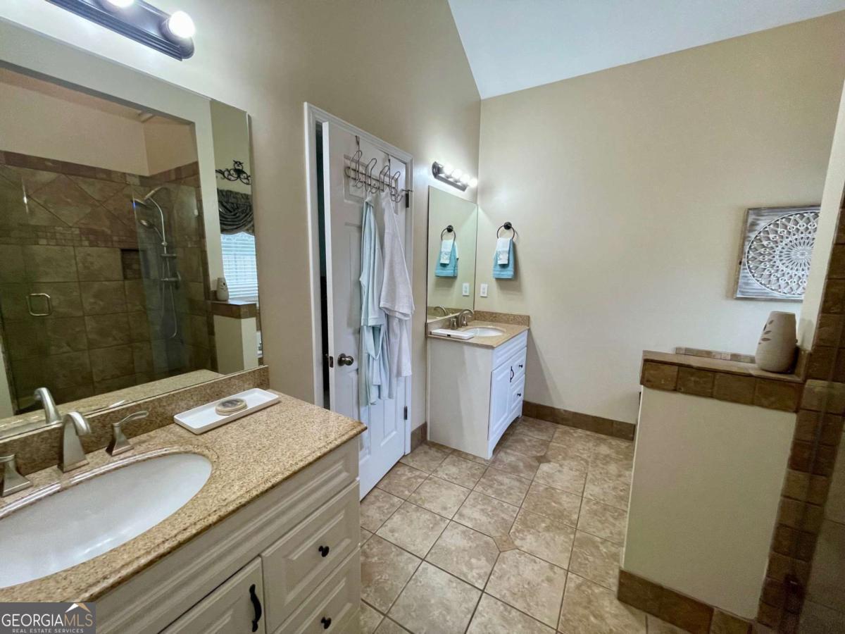 1605 Brooks Pointe Court
