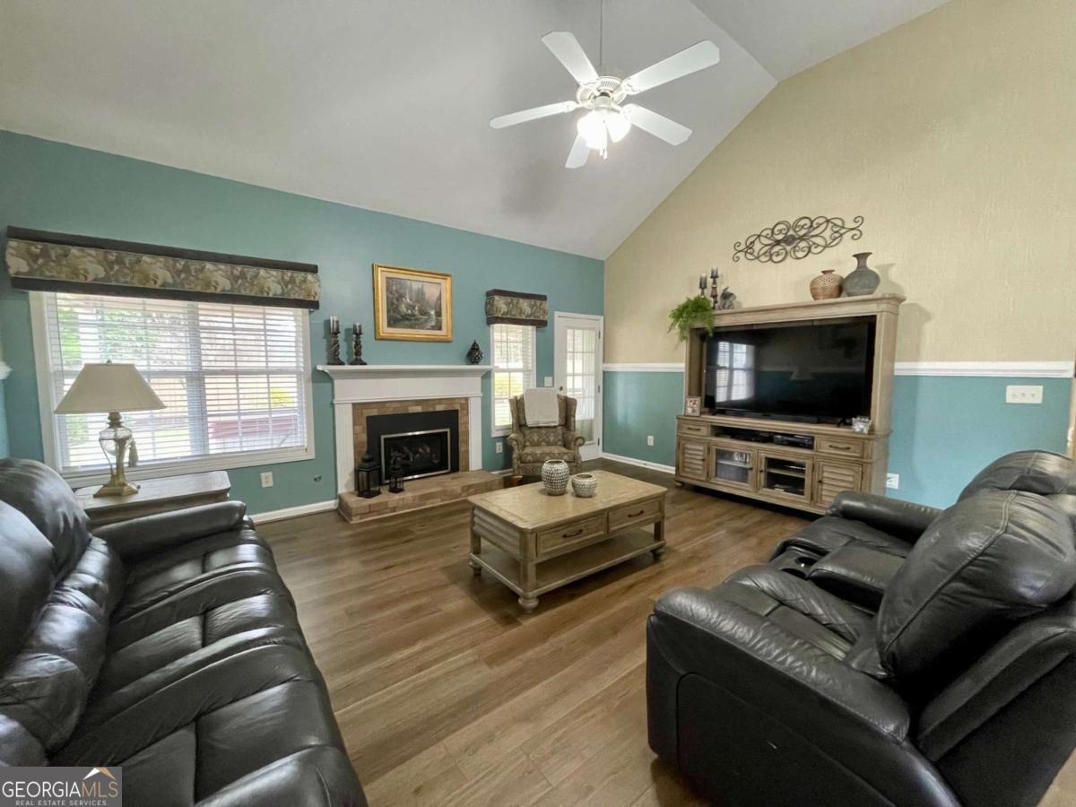 1605 Brooks Pointe Court