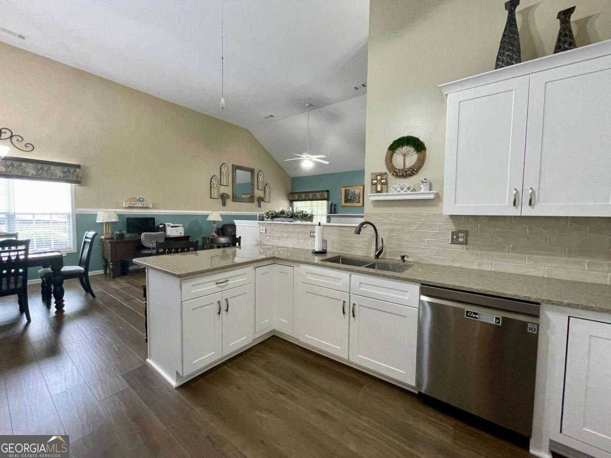 1605 Brooks Pointe Court