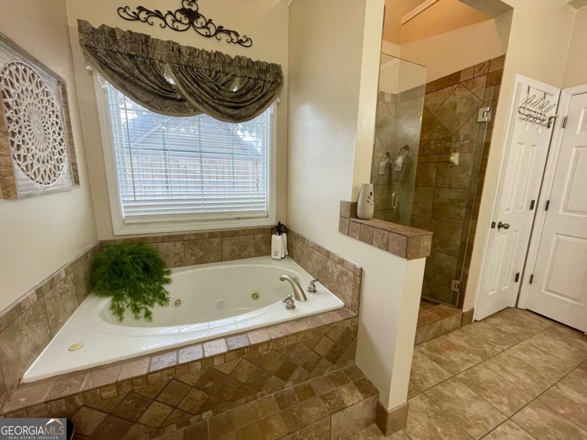 1605 Brooks Pointe Court