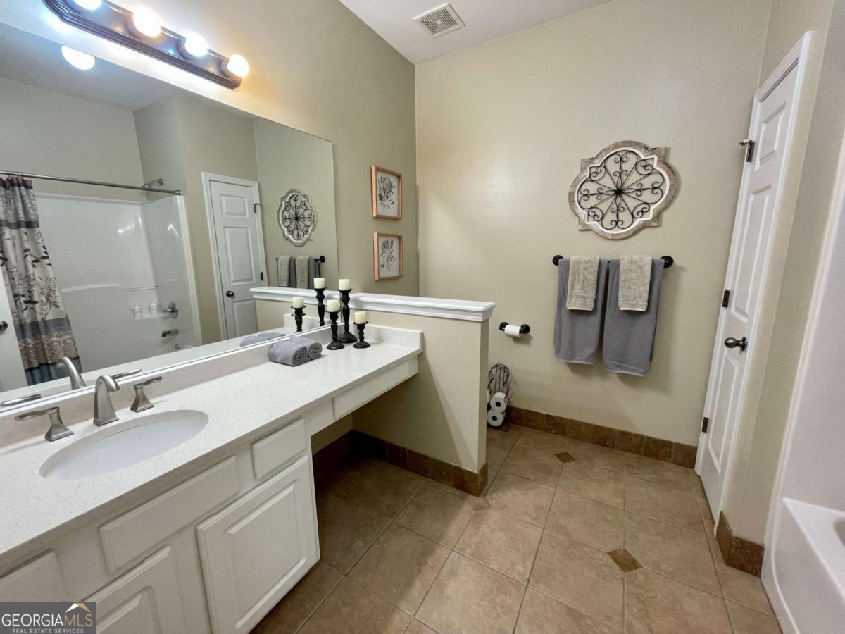 1605 Brooks Pointe Court