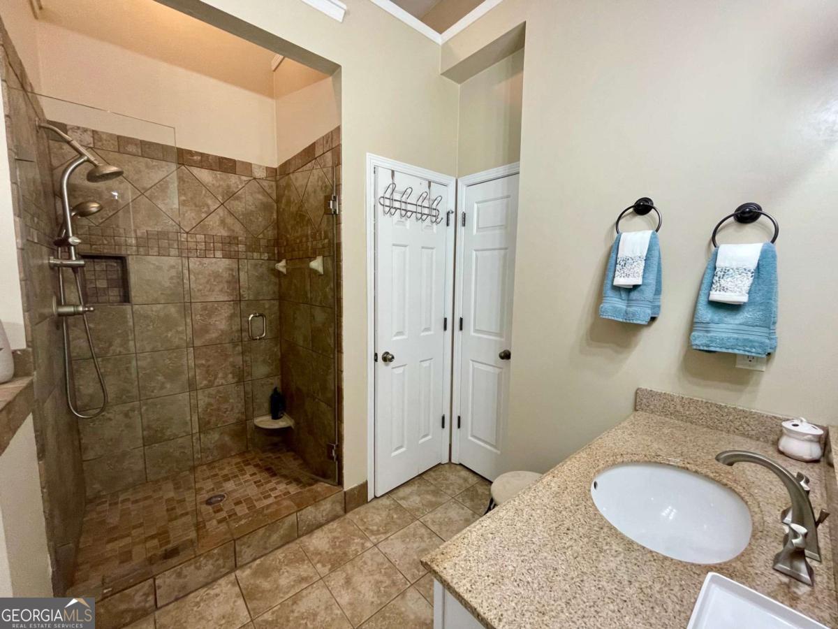 1605 Brooks Pointe Court