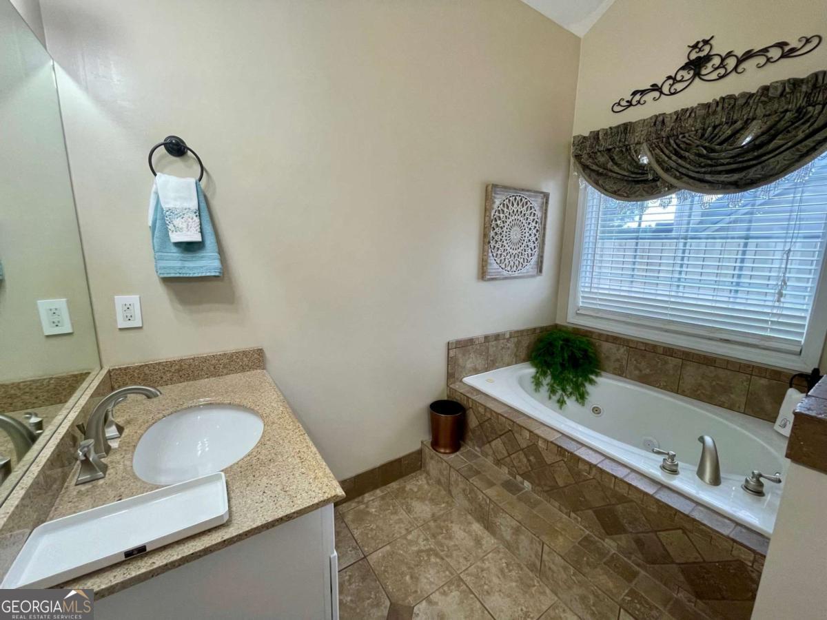 1605 Brooks Pointe Court