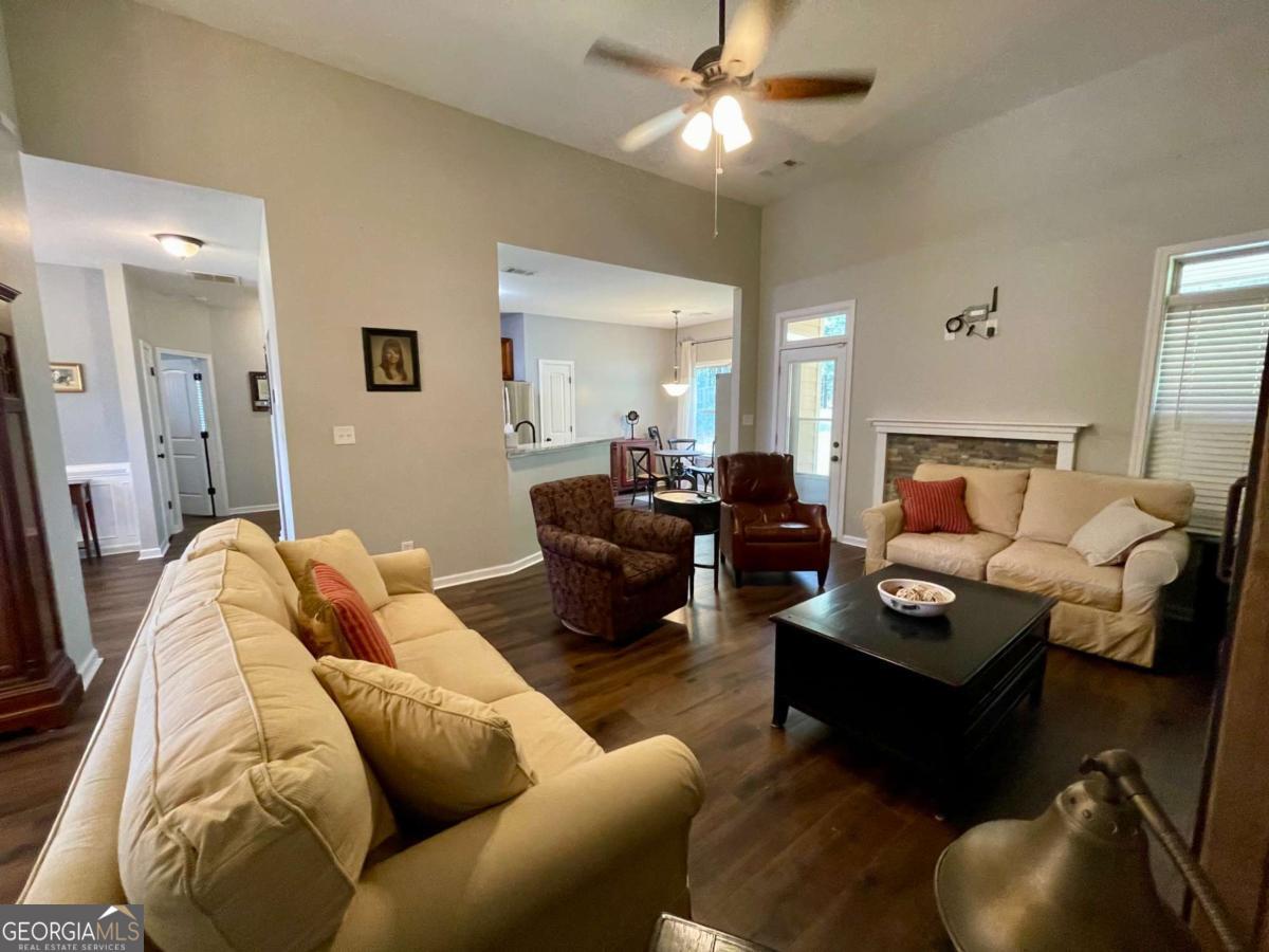 120 W Pennick Drive